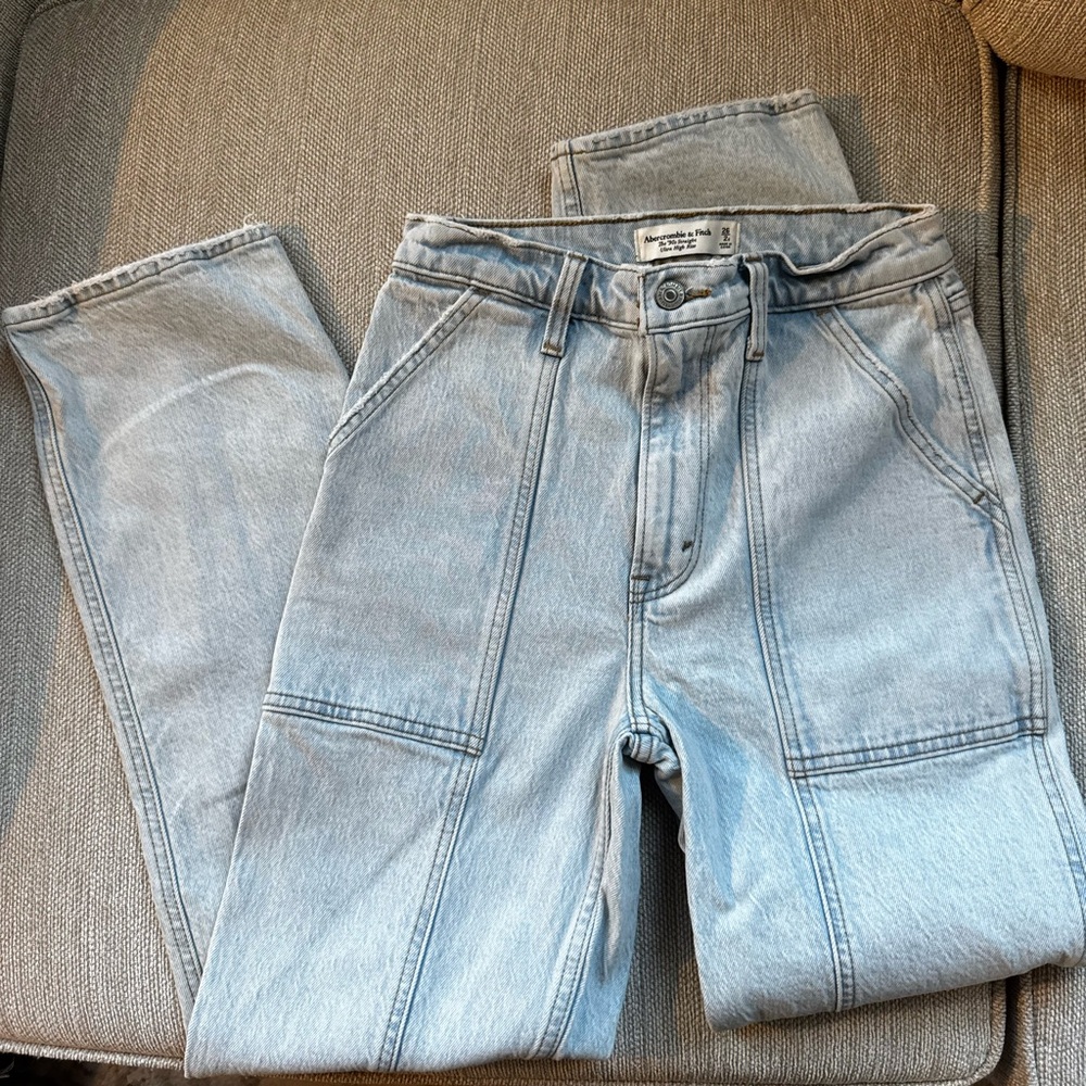 Abercrombie The 90’s Straight Ultra High Rise
